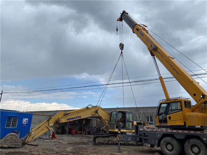 清镇市25吨吊车的工作半径是多少？